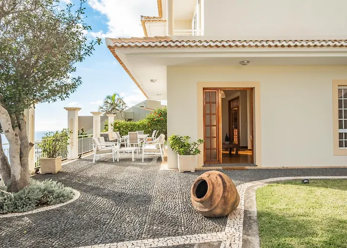 Casa Das Neves - By Wehost