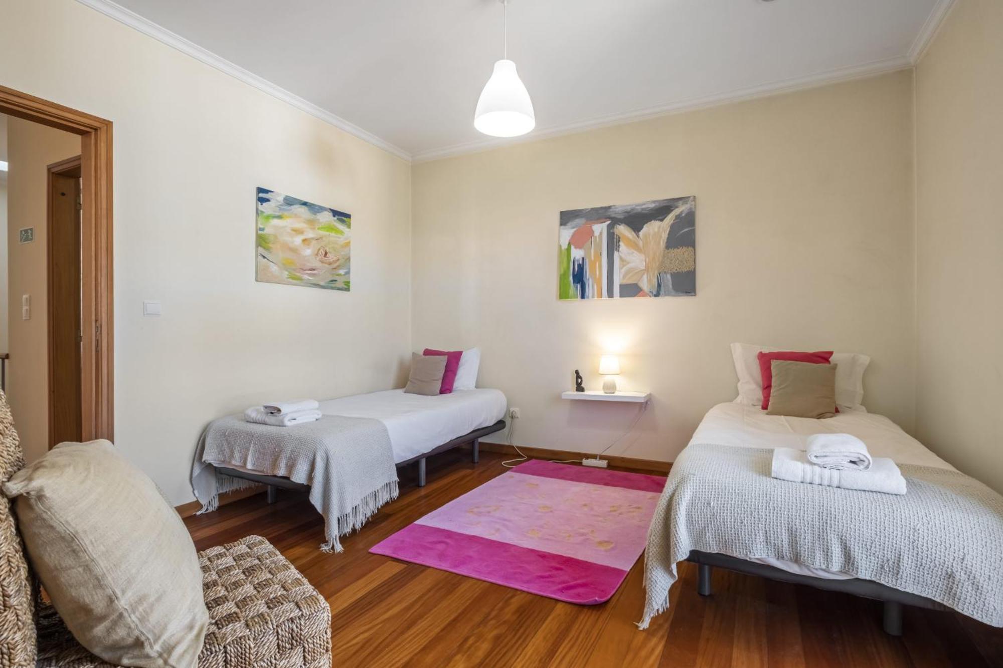 Casa Neves - By Wehost